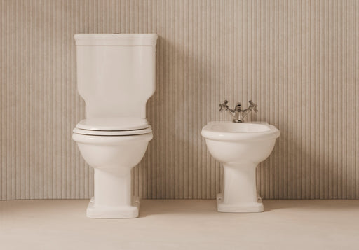 BOHEME Close-Coupled Traditional WC in a bathroom setting – Alice Ceramica