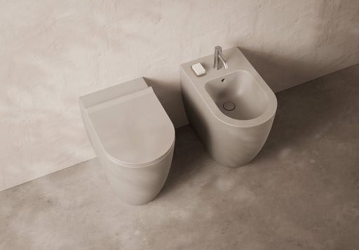FORM Back-to-Wall WC and bidet, Comfort H50 in a bathroom setting – Alice Ceramica