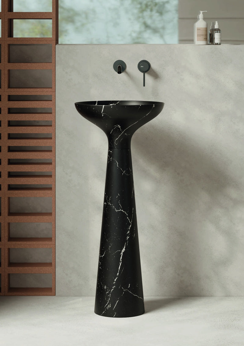 EQUILIBRIUM Freestanding Column